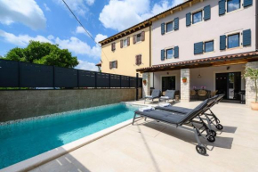 Hotels in Marusici